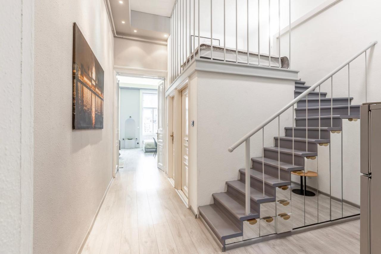 Downtown Apartment In The Heart Of Budapest — Photos 1